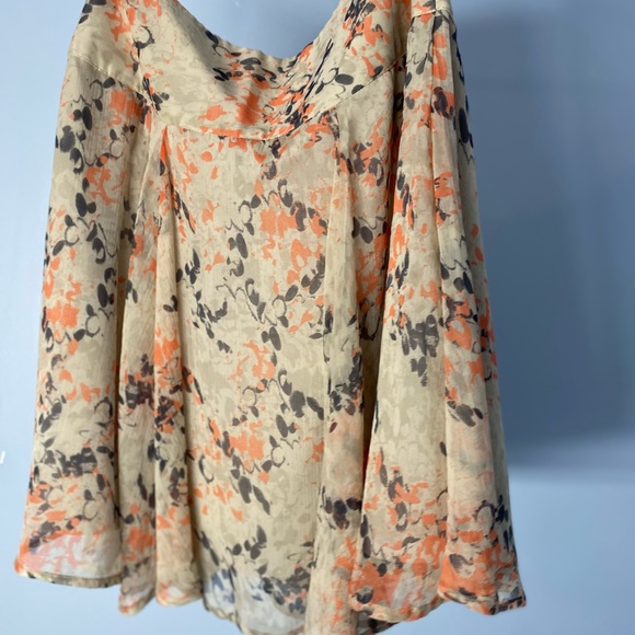 light summer skirt - Picture 3 of 6